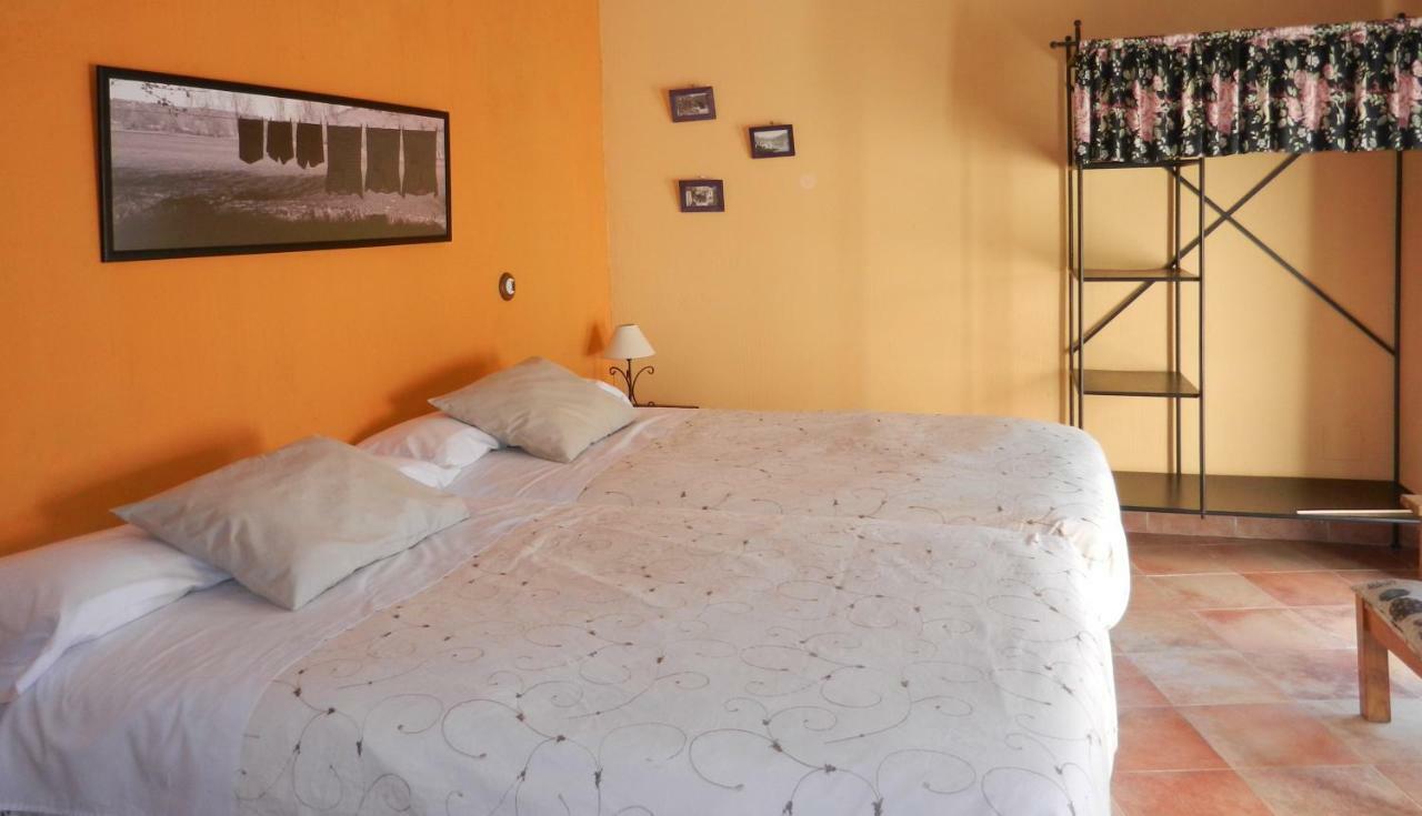 Casa Rebollares I Guest House Piedralaves Eksteriør bilde